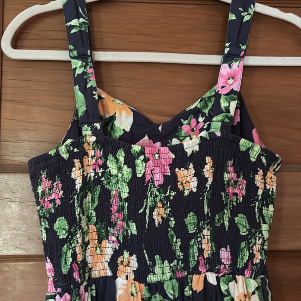 Old navy flowery romper - Picture 4 of 5